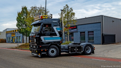 20251019-Tom-Holding-00059